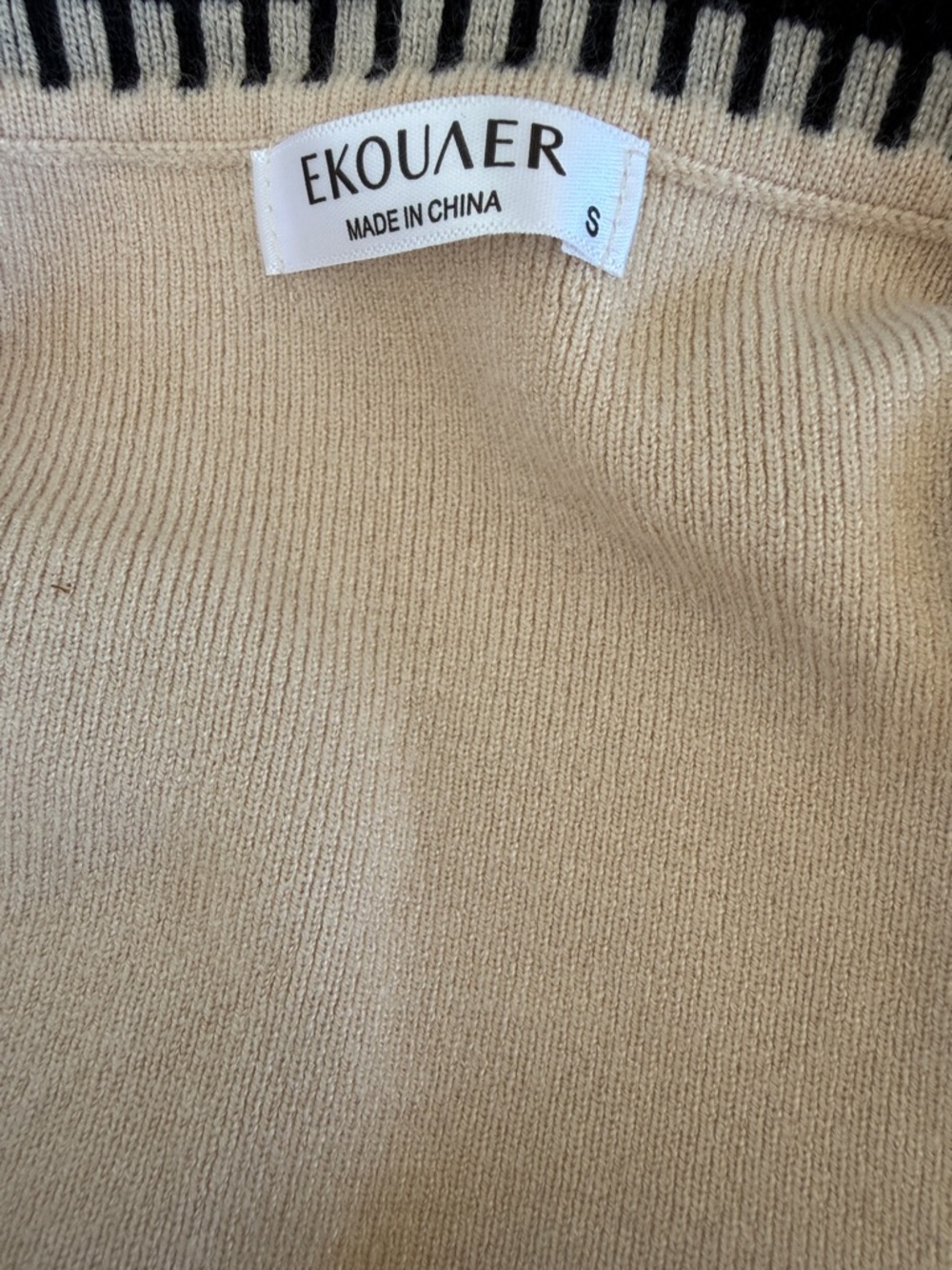 Ekouaer Sweater Top in Beige with Black Trim